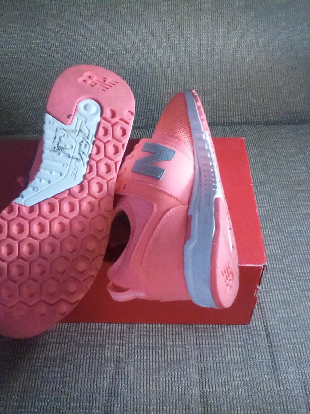 New Balance 247 Coral Pink !Women's 7.5 Sneakers Like New!